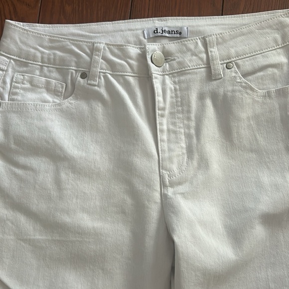 Never Worn d.jeans - Picture 1 of 9